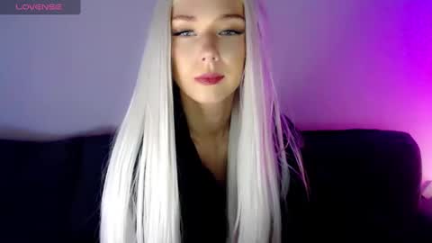 Isabella online show from March 4, 8:13 am