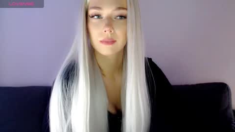 Isabella online show from January 2, 12:24 pm