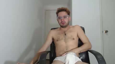 Snapshot of peter_x_annaud chatting on December 4, 10:18 am FELIPE online show from December 4, 10:18 am