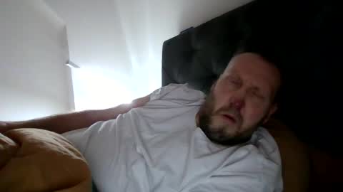 jelle online show from February 5, 9:57 am