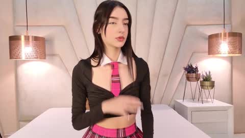 Snapshot of petiite_aliice chatting on September 27, 8:17 pm Alice online show from September 27, 8:17 pm