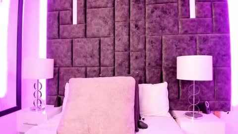 Snapshot of petit_rosseowo chatting on February 5, 8:14 pm Im Rosse but u can call me Rossie or Rosita . online show from February 5, 8:14 pm