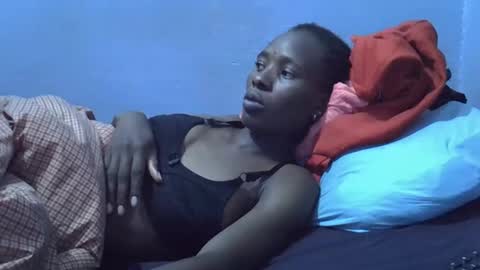 petite_bella21 online show from April 11, 10:19 am