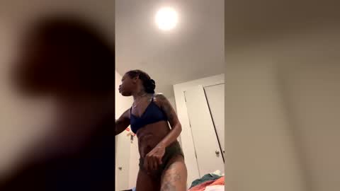 petiteash3493 online show from May 2, 12:33 pm