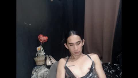 petitebigcock_69 online show from February 3, 2:53 am