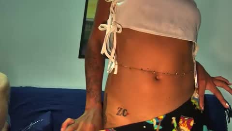 Snapshot of petitebubblegum chatting on October 16, 10:19 pm Caramel princesa online show from October 16, 10:19 pm