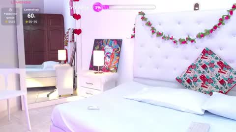 petitecherry_ online show from June 12, 7:57 pm