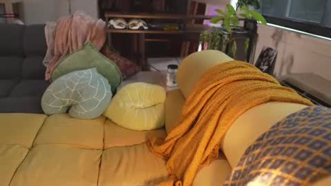 caracal online show from February 16, 9:57 pm