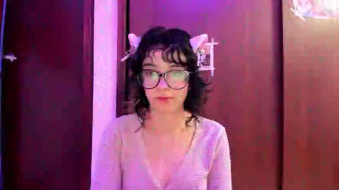 Snapshot of petitee_lunna chatting on October 27, 12:54 am Lunna online show from October 27, 12:54 am