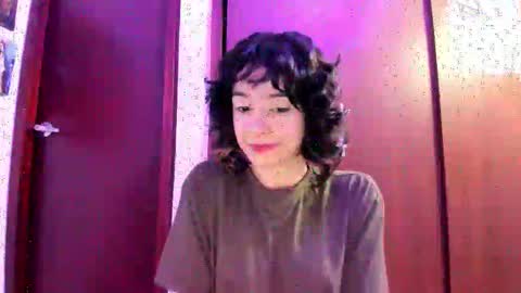 Snapshot of petitee_lunna chatting on October 20, 2:16 am Lunna online show from October 20, 2:16 am