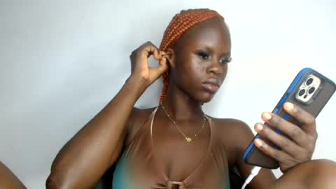 petitgirl88 online show from July 25, 8:12 am