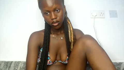 petitgirl88 online show from June 9, 10:48 am