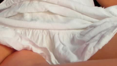 Snapshot of petitgirl_ chatting on February 7, 8:20 pm  J A S S  online show from February 7, 8:20 pm