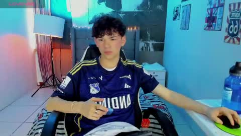PHILLIP online show from May 25, 8:37 pm