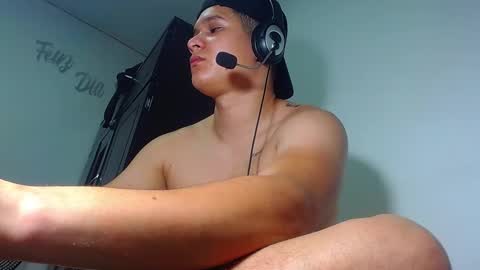 Snapshot of phoenixgnz08 chatting on March 9, 7:26 pm AdnierGnz online show from March 9, 7:26 pm