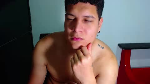 Snapshot of phoenixgnz08 chatting on February 15, 6:55 am AdnierGnz online show from February 15, 6:55 am