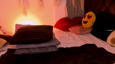  PIA FISHER  online show from October 11, 4:28 am