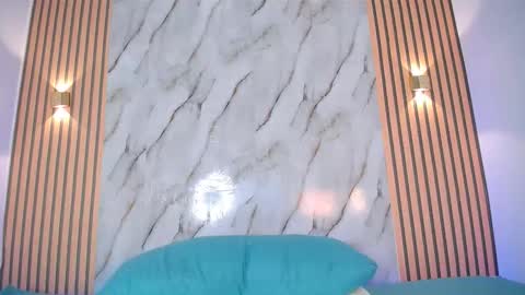 piagelvez_ online show from January 11, 8:37 pm