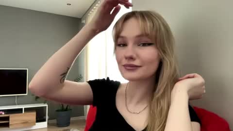 Kristie online show from June 16, 11:42 pm