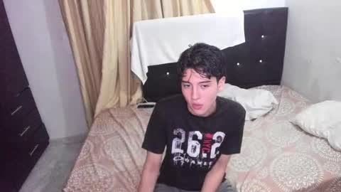 picaszomilos350 online show from February 15, 7:51 am