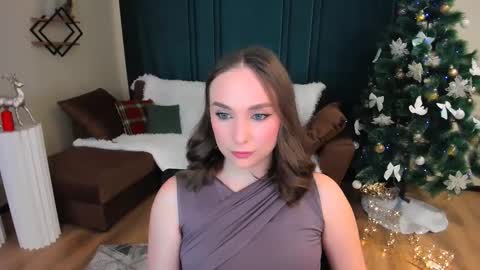 Emelie online show from December 13, 8:04 pm