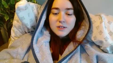 PilloGoddess online show from November 8, 8:39 am