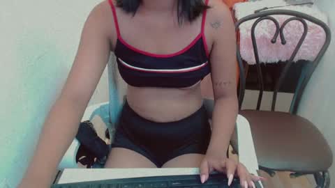 pinay_razel online show from July 4, 10:46 pm