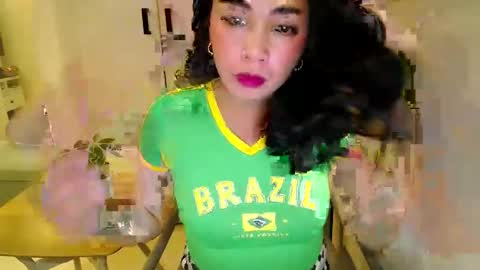 Snapshot of pinaymorena69 chatting on September 28, 12:14 pm Just cath  online show from September 28, 12:14 pm