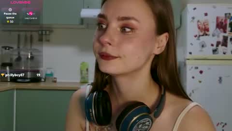 Eva online show from August 6, 9:02 pm