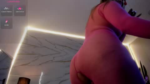 pink_secret online show from May 20, 1:39 pm