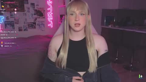 pinkvenom_ online show from March 29, 4:19 pm