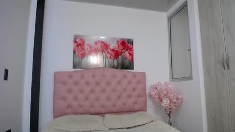 pinky_f00x online show from September 19, 1:10 am