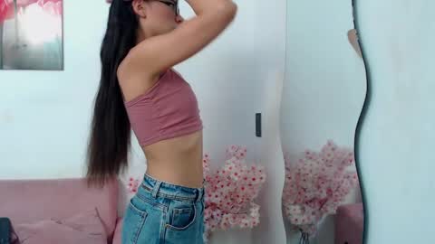 pinky_f00x online show from May 15, 8:16 pm