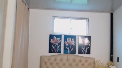 pinky_f00x online show from December 3, 9:04 pm