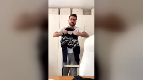 pisellone roma online show from February 18, 11:32 am