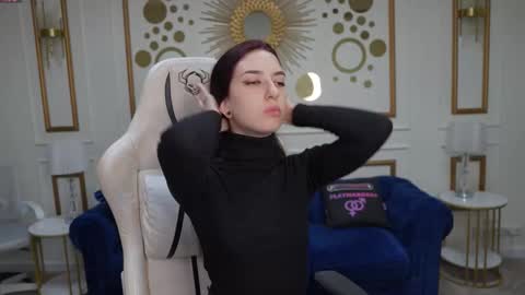 Snapshot of playhard054 chatting on October 28, 11:33 am Lana online show from October 28, 11:33 am