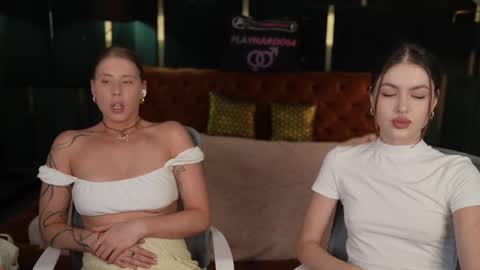 Snapshot of playhard054 chatting on September 20, 11:13 am Lana online show from September 20, 11:13 am