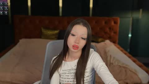 Snapshot of playhard054 chatting on October 3, 3:09 pm Lana online show from October 3, 3:09 pm