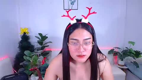 Ploysai online show from November 20, 12:59 pm