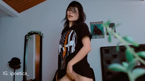 IG ipoetica  online show from December 30, 3:23 pm