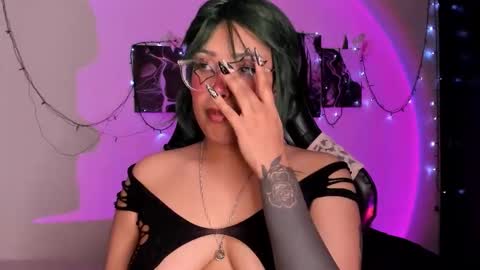 Willow                      Hours 12pm to 630pm Colombian time FRIDAY AND SUNDAY FREE DAYS online show from November 27, 5:42 pm