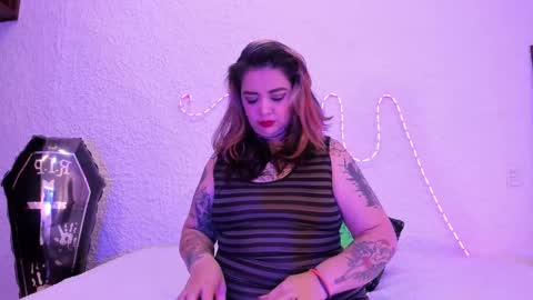 Snapshot of poisson_ivy_ chatting on October 1, 9:02 pm poisson_ivy_ online show from October 1, 9:02 pm