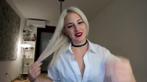 Kira online show from November 3, 1:12 pm