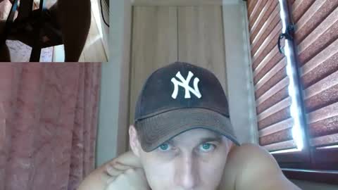 Poliglotjoe2 online show from March 6, 7:51 am