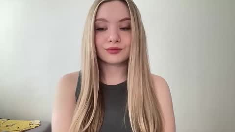 polishangel222 online show from May 15, 11:18 am