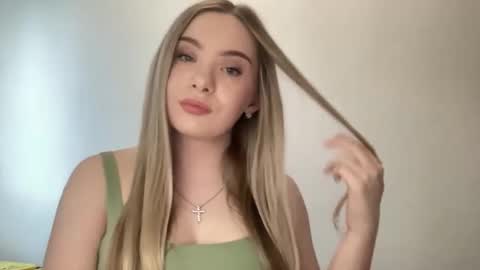 polishangel222 online show from March 14, 4:00 pm