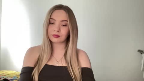 polishangel222 online show from March 31, 3:23 pm