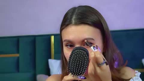 Polly online show from November 26, 6:43 am