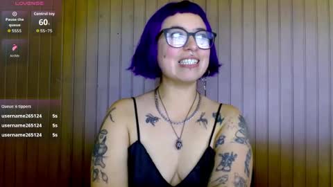 Poly online show from July 28, 8:52 pm