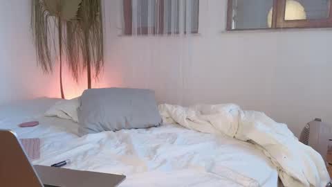 Polina online show from December 2, 9:40 am